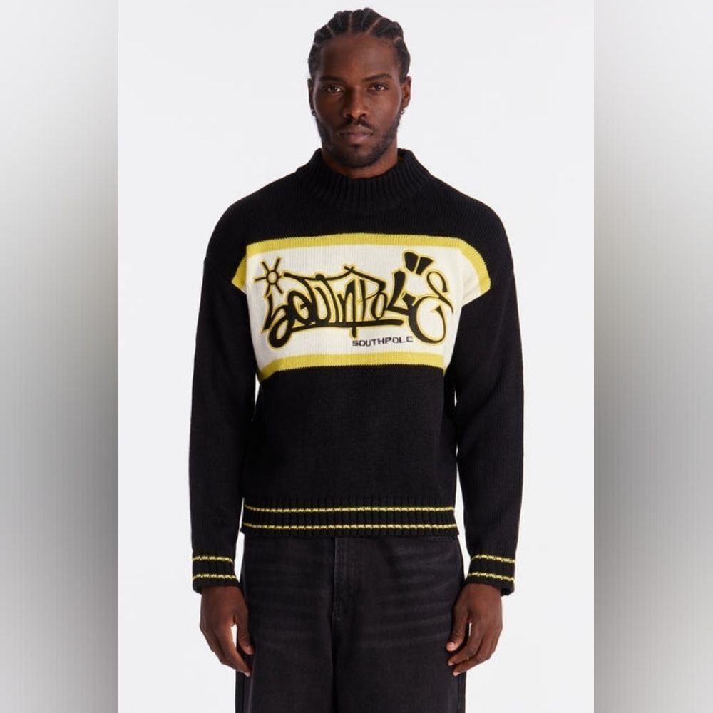 Southpole 🎁 Turtleneck Pullover Sweater Black & Gold